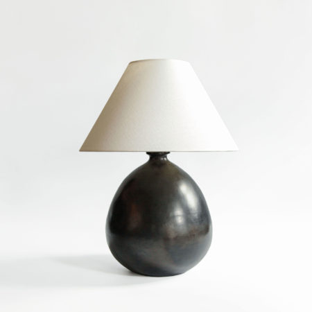 <a href="https://www.lavivahome.mom/shop/lighting/barro-burnido-table-lamps/">Barro Bruñido Collection</a><br /><span style="font-size:9pt;" > Barro Negro Lamp</span>