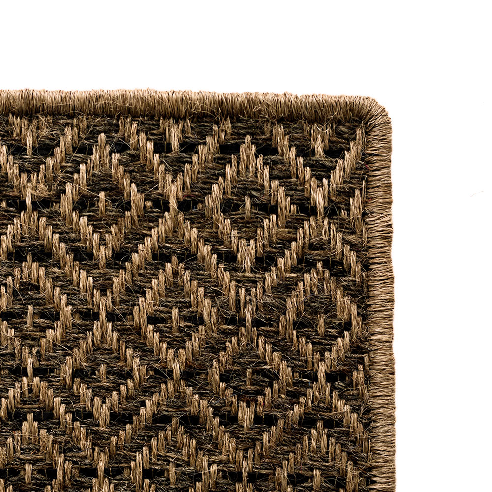 <a href="https://www.lavivahome.mom/shop/crin-collection/">Colombian Crin Rugs</a><br /><span style="font-size:9pt;" >Horsehair + Jute + Leather, Diamonds</span> - Image 3
