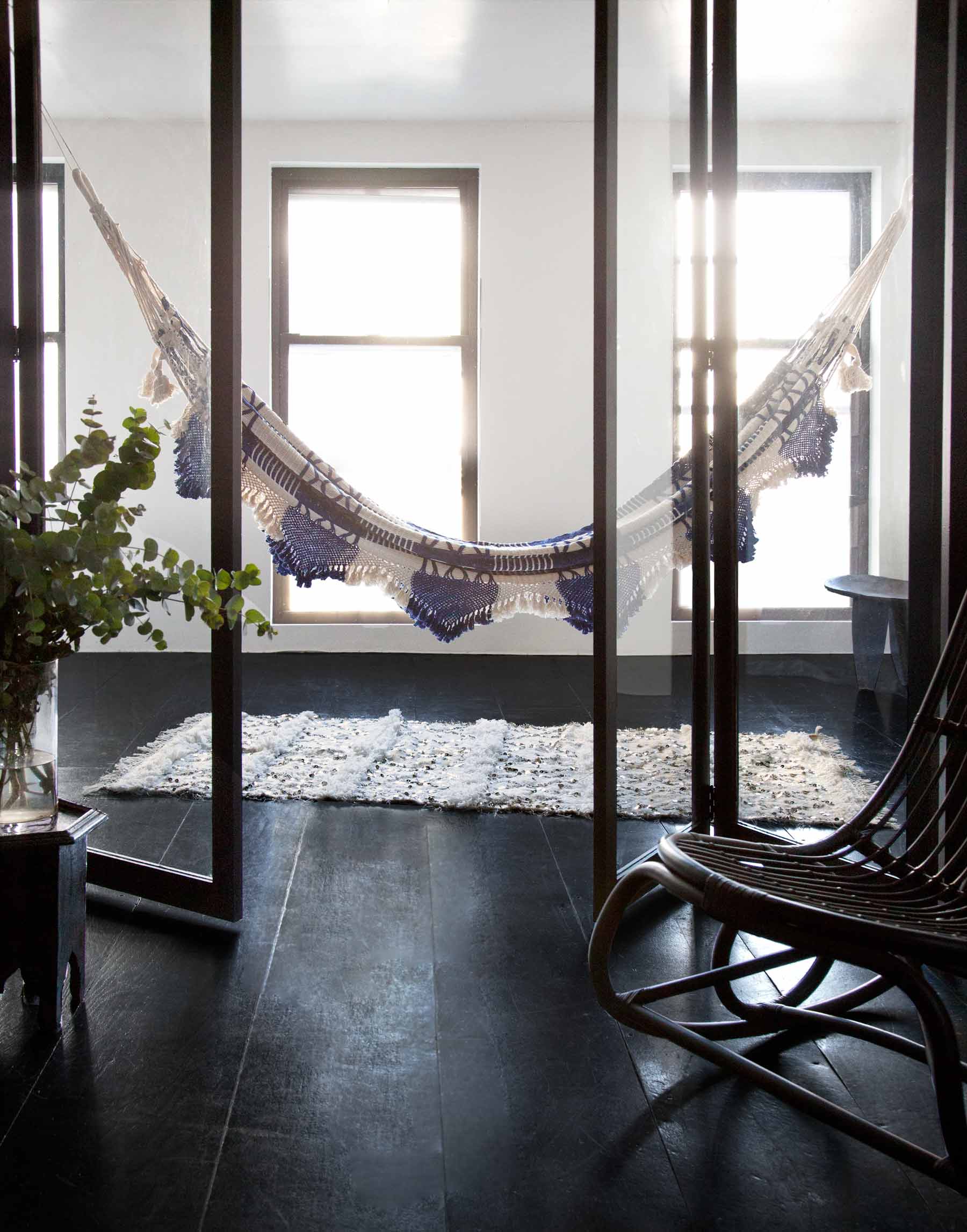 best-luxury-hammock-in-studio_cropped4 best luxury handwoven bolivian hammock in cobalt blue.