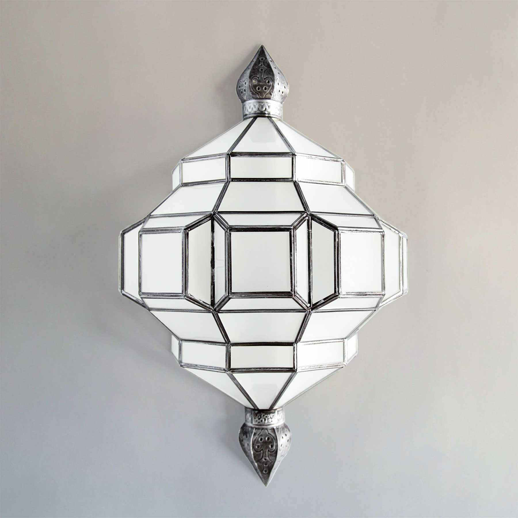 <a href="https://www.lavivahome.mom/shop/lighting/granada-lanterns/">Granada Lanterns</a><br /><span style="font-size:9pt;" > Alhambra Sconce</span>