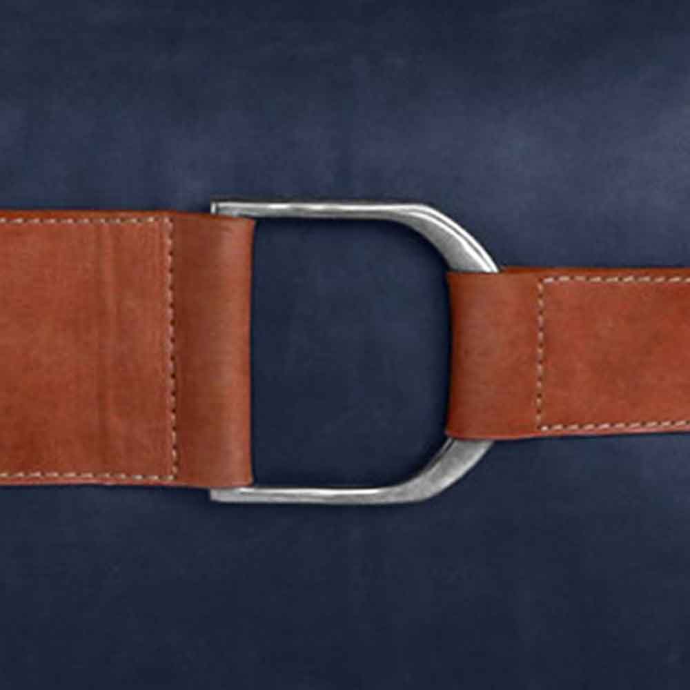 Talabartero-pouf_leather-detail_cobalto_2tone_pewter