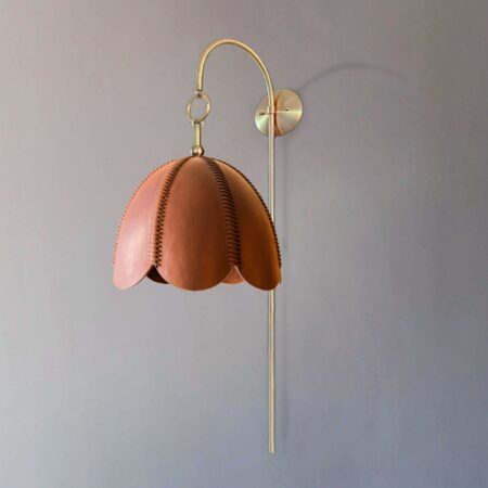<a href="https://www.lavivahome.mom/lighting/talabartero-collection-saddle-lamps/">Saddle Lamps</a><br /><span style="font-size:9pt;" > Doma Arched Sconce</span>