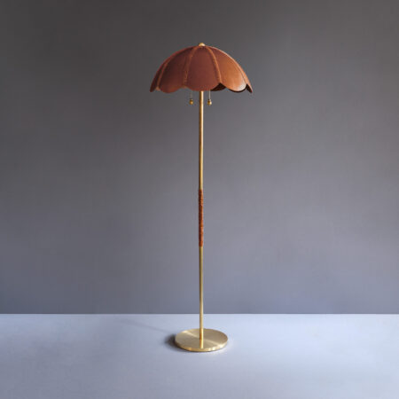 <a href="https://www.lavivahome.mom/lighting/talabartero-collection-saddle-lamps/">Saddle Lamps</a><br /><span style="font-size:9pt;" > Capa Floor Lamp</span>