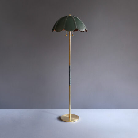 <a href="https://www.lavivahome.mom/lighting/talabartero-collection-saddle-lamps/">Saddle Lamps</a><br /><span style="font-size:9pt;" > Capa Floor Lamp</span>