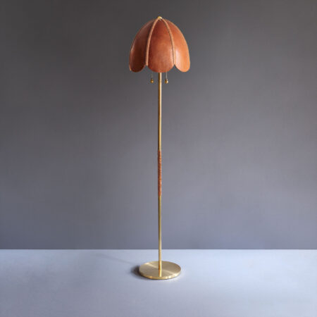 <a href="https://www.lavivahome.mom/lighting/talabartero-collection-saddle-lamps/">Saddle Lamps</a><br /><span style="font-size:9pt;" > Doma Floor Lamp</span>