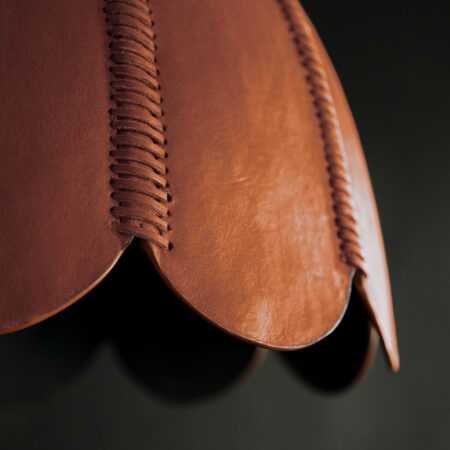Talabartero Saddle-Lamp Doma Almendra slide Detail