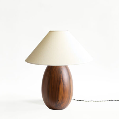 <a href="https://www.lavivahome.mom/lighting/arbol-table-lamp-collection/">Árbol Table Lamps</a><br /><span style="font-size:9pt;" > MORADO M62</span>