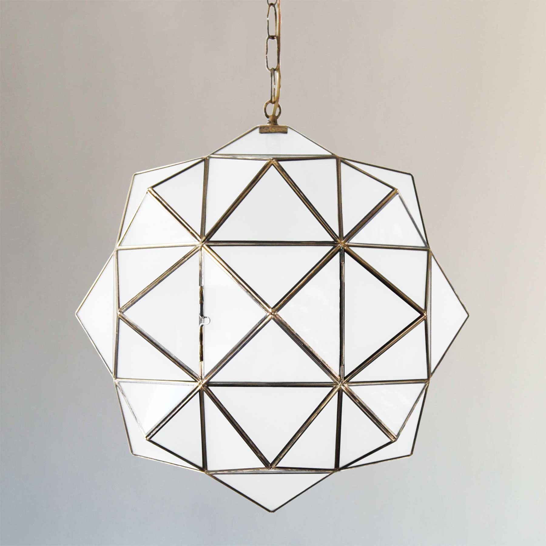 <a href="https://www.lavivahome.mom/shop/lighting/granada-lanterns/">Granada Lanterns</a><br /><span style="font-size:9pt;" > Rombus</span>