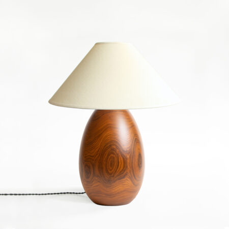 <a href="https://www.lavivahome.mom/lighting/arbol-table-lamp-collection/">Árbol Table Lamps</a><br /><span style="font-size:9pt;" > MORADO ML59</span>