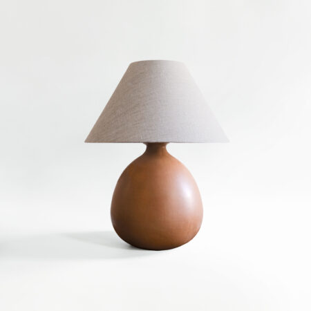 <a href="https://www.lavivahome.mom/shop/lighting/barro-burnido-table-lamps/">Barro Bruñido Collection</a><br /><span style="font-size:9pt;" > Barro Terra Lamp</span>