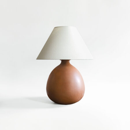 <a href="https://www.lavivahome.mom/shop/lighting/barro-burnido-table-lamps/">Barro Bruñido Collection</a><br /><span style="font-size:9pt;" > Barro Terra Lamp</span>