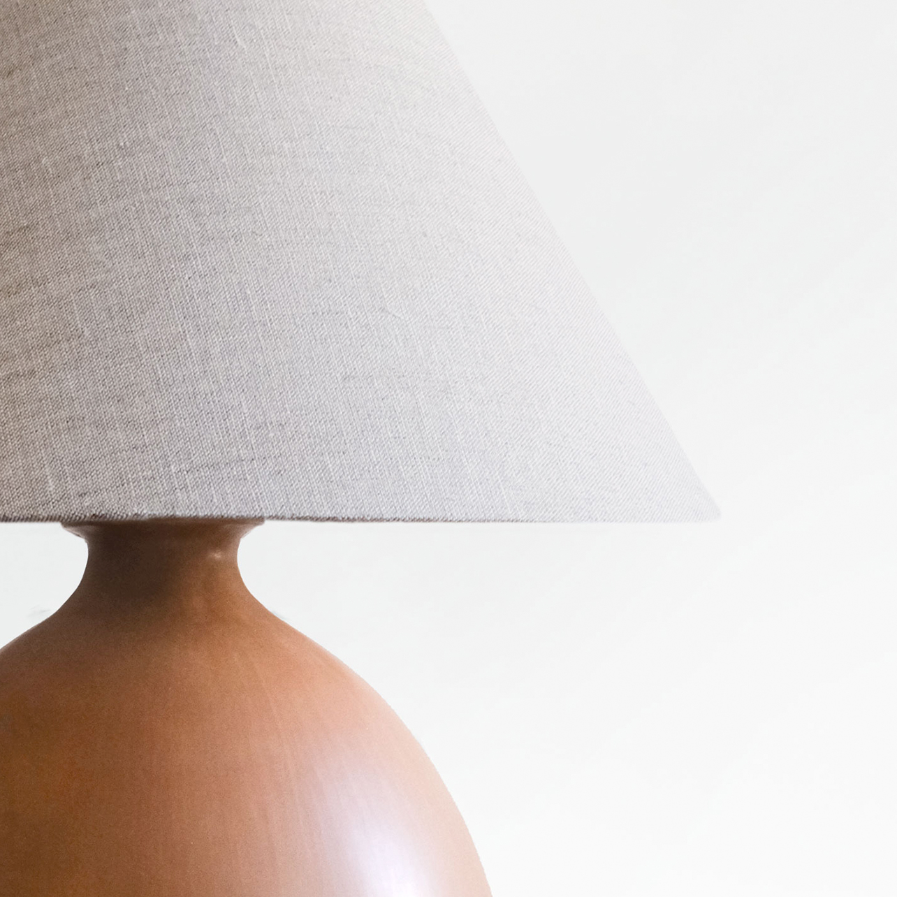 Barro-Terra-Table-Lamp_Oatmeal-Shade_Detail