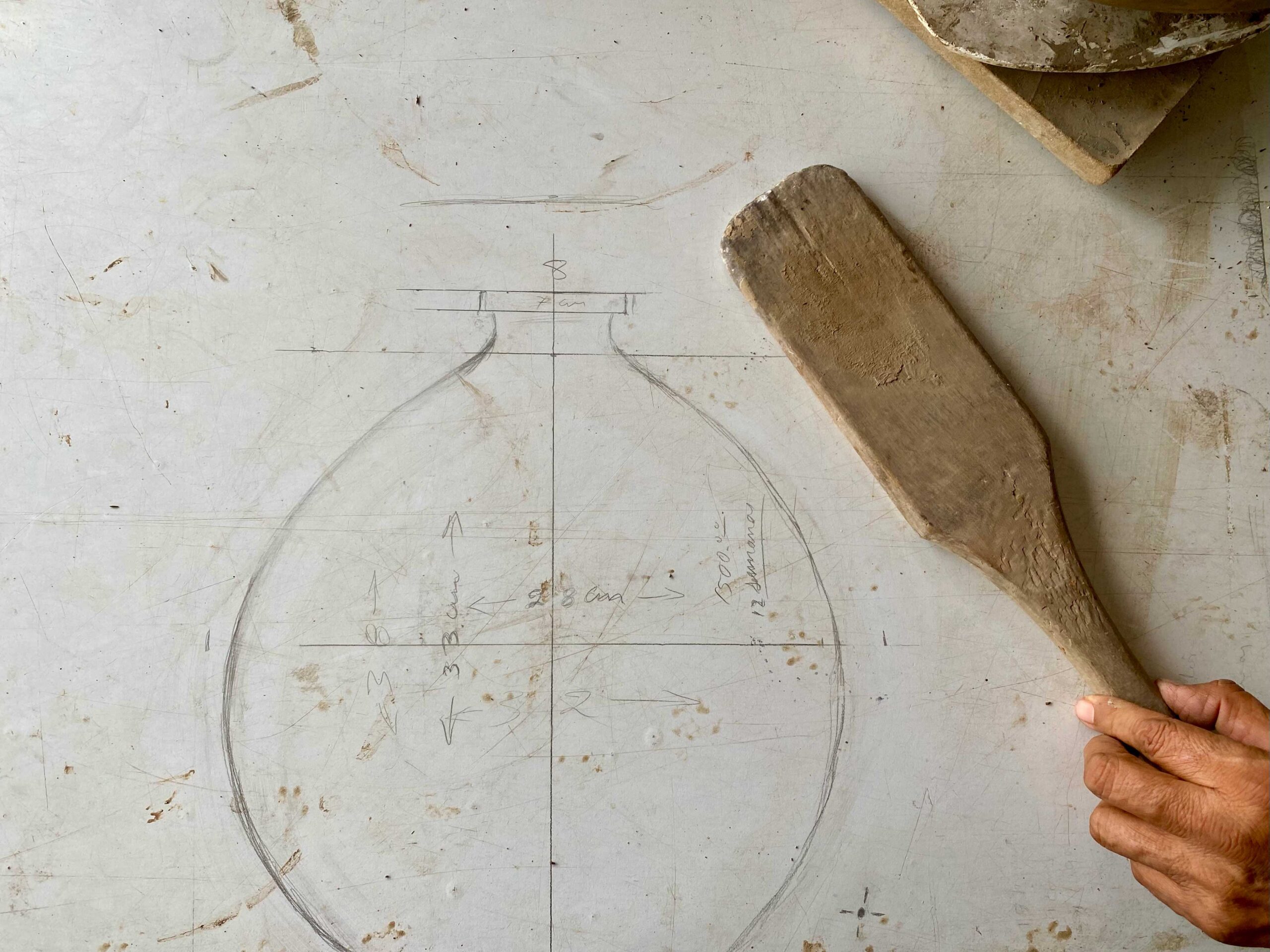lavivahome-23 sketch of the barro brunido table lamp
