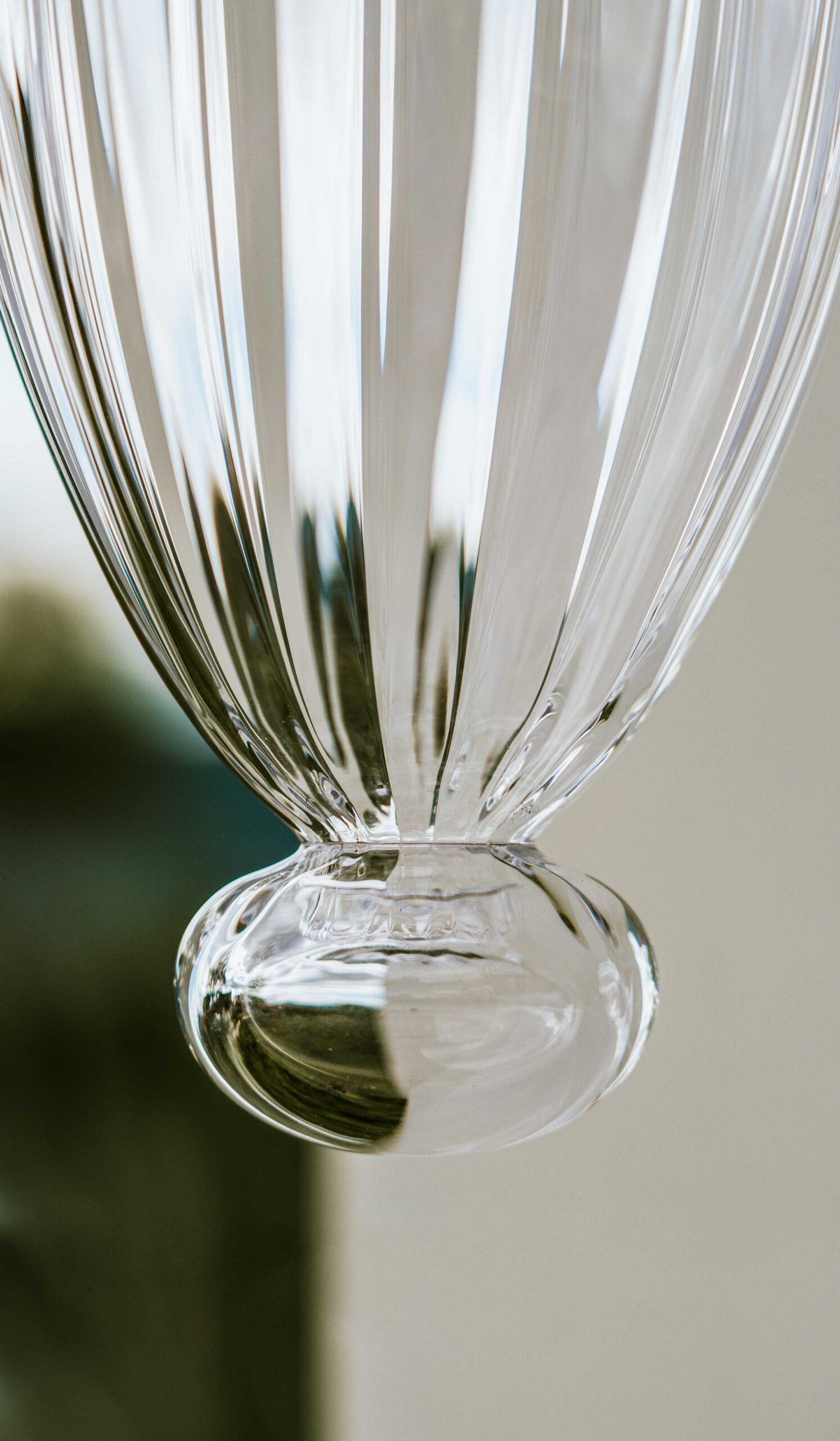 cuishe pendant detail in clear glass